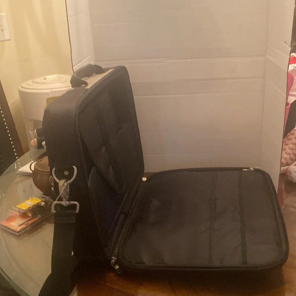 DELL LABTOP CARRYING CASE
